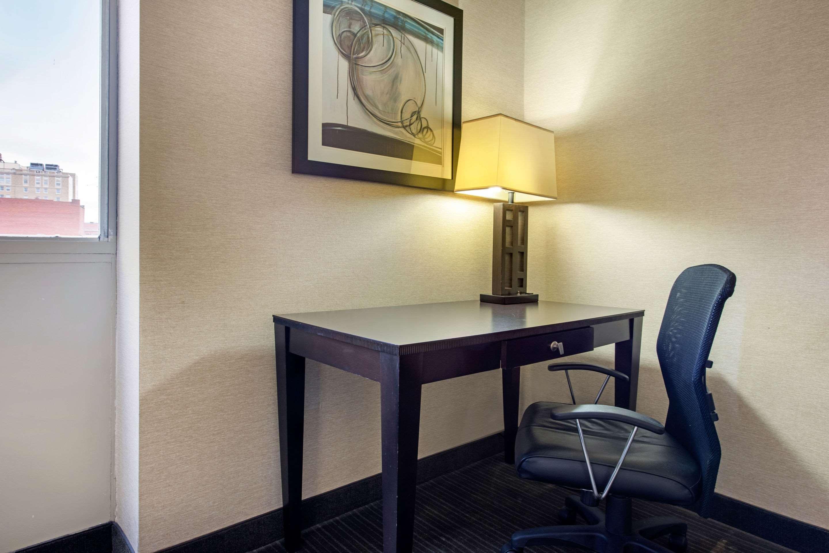 Quality Inn & Suites Charleston - Civic Center Екстер'єр фото