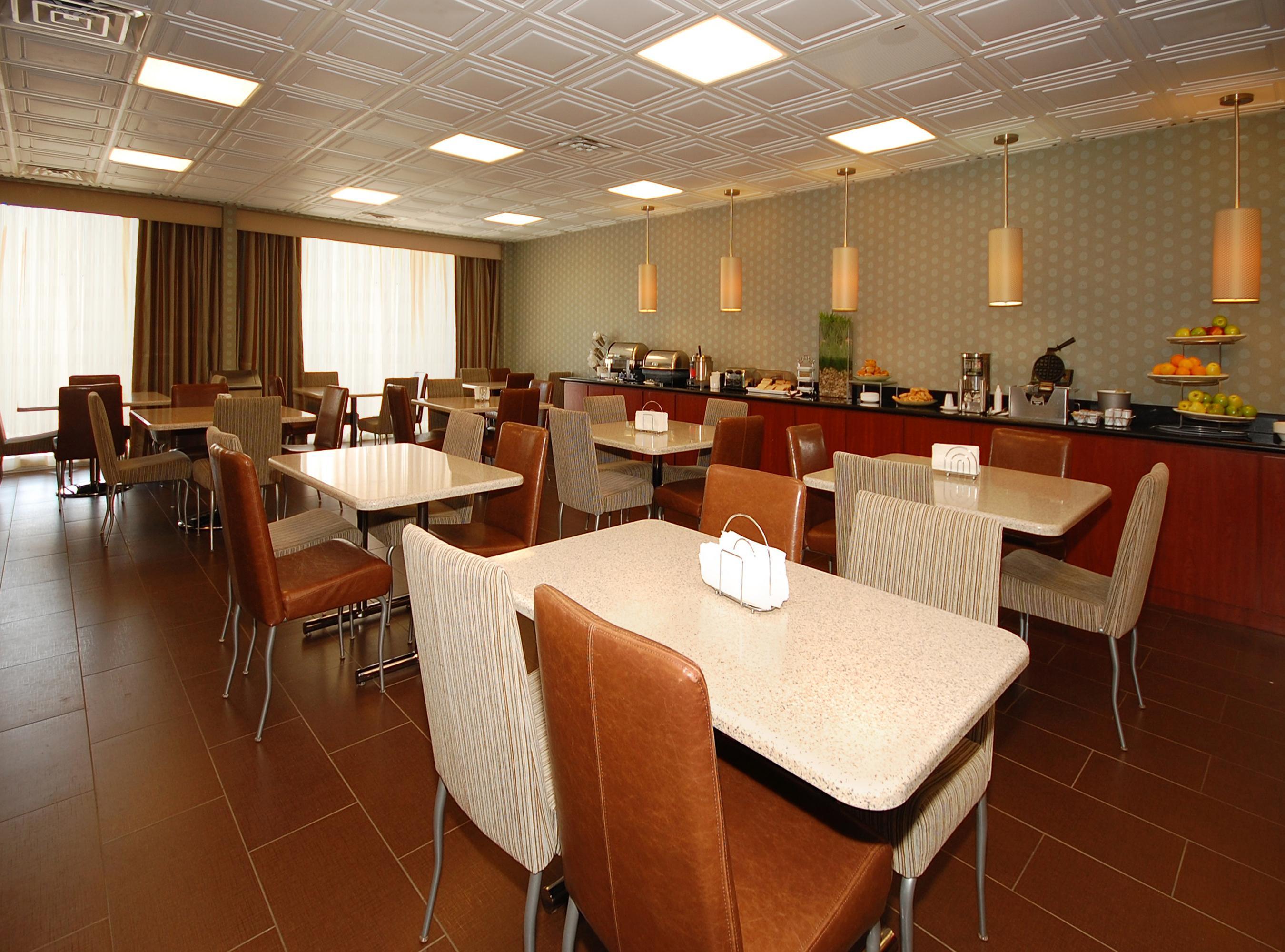 Quality Inn & Suites Charleston - Civic Center Екстер'єр фото