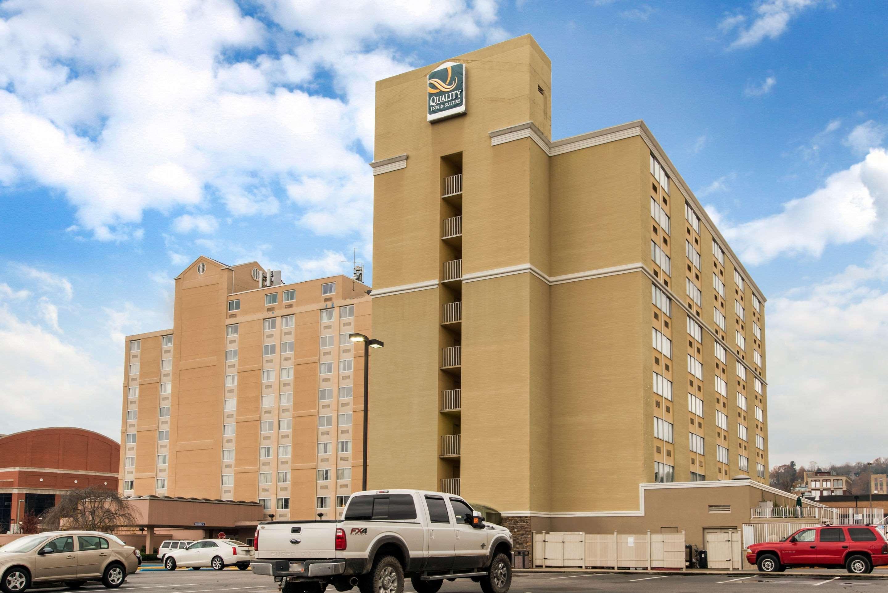 Quality Inn & Suites Charleston - Civic Center Екстер'єр фото