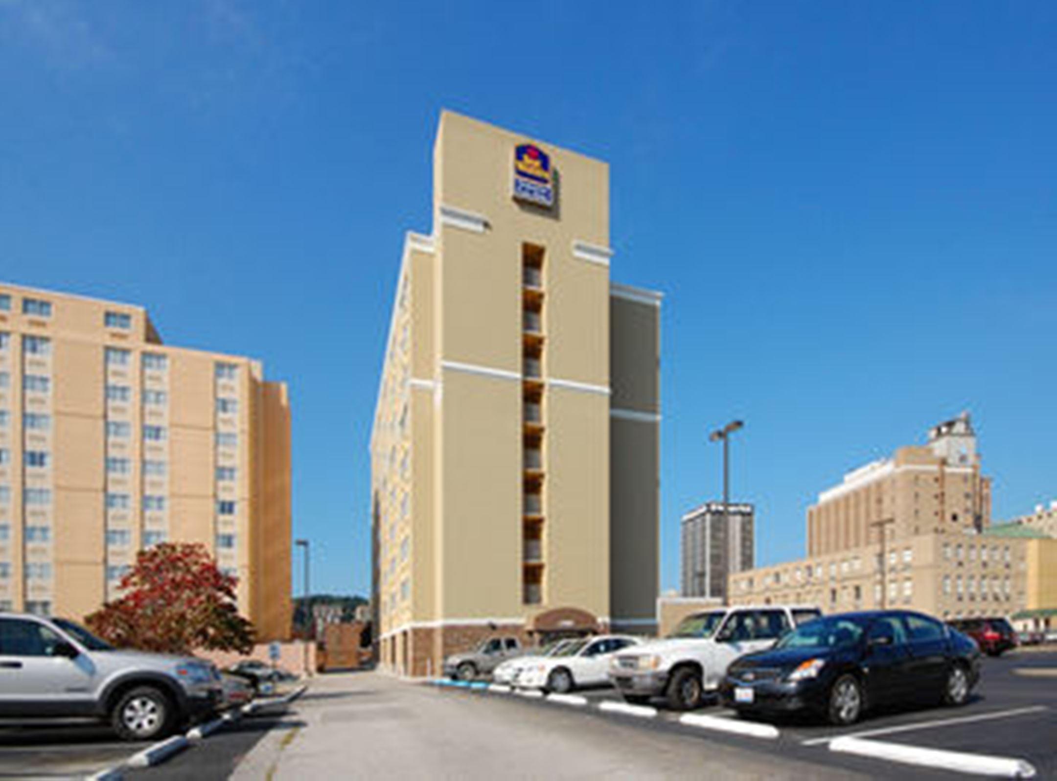 Quality Inn & Suites Charleston - Civic Center Екстер'єр фото