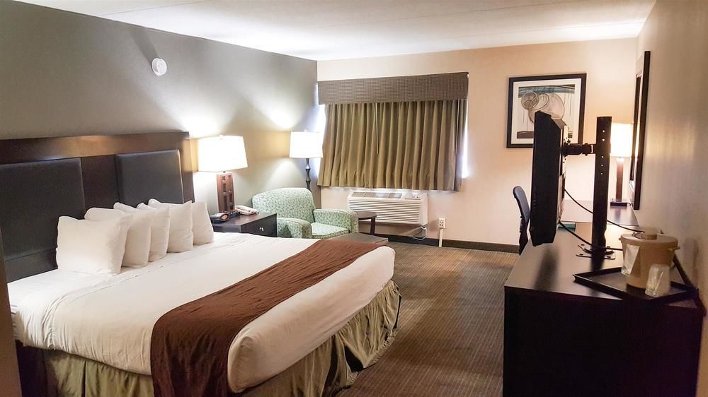 Quality Inn & Suites Charleston - Civic Center Екстер'єр фото