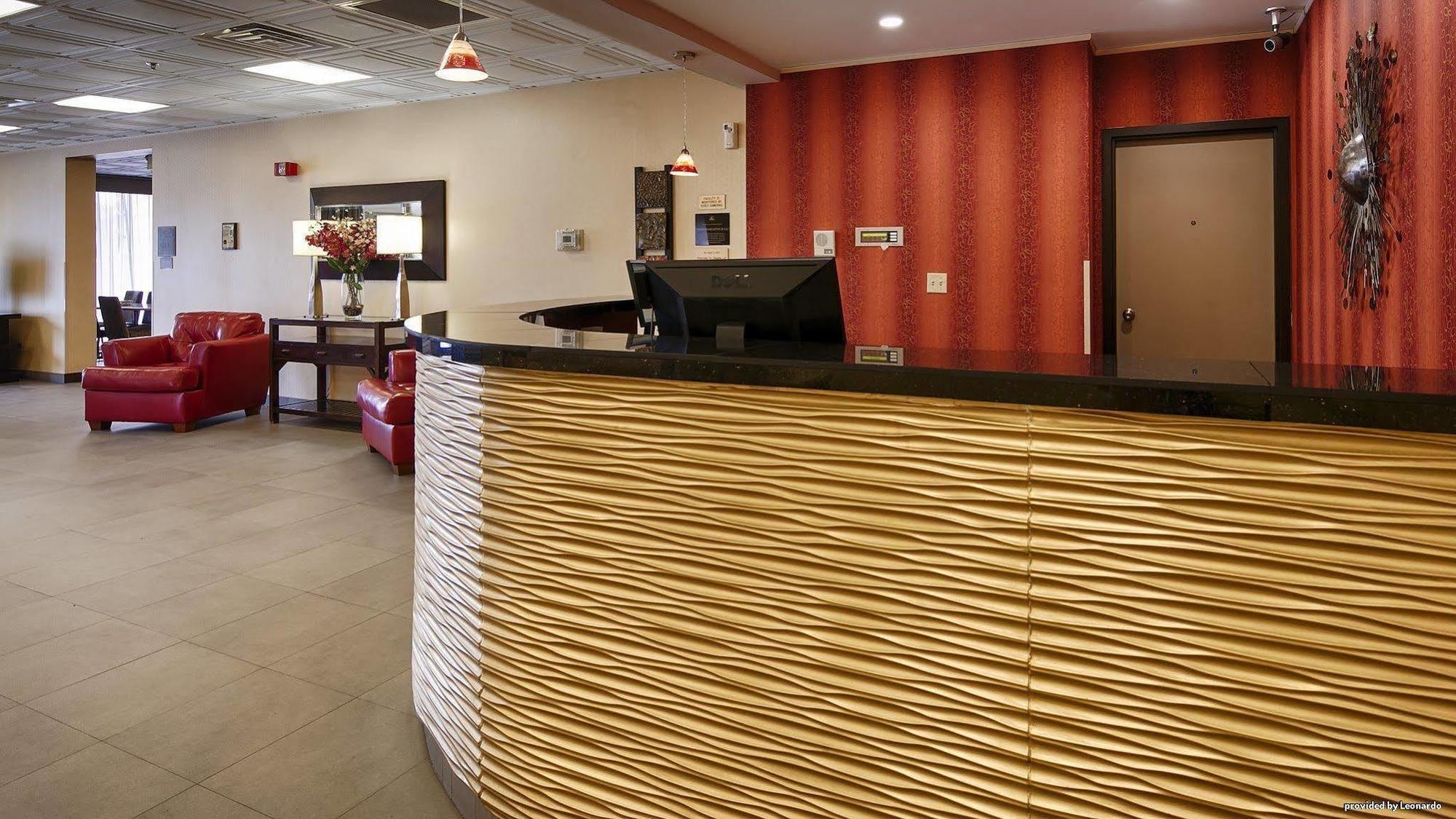 Quality Inn & Suites Charleston - Civic Center Екстер'єр фото