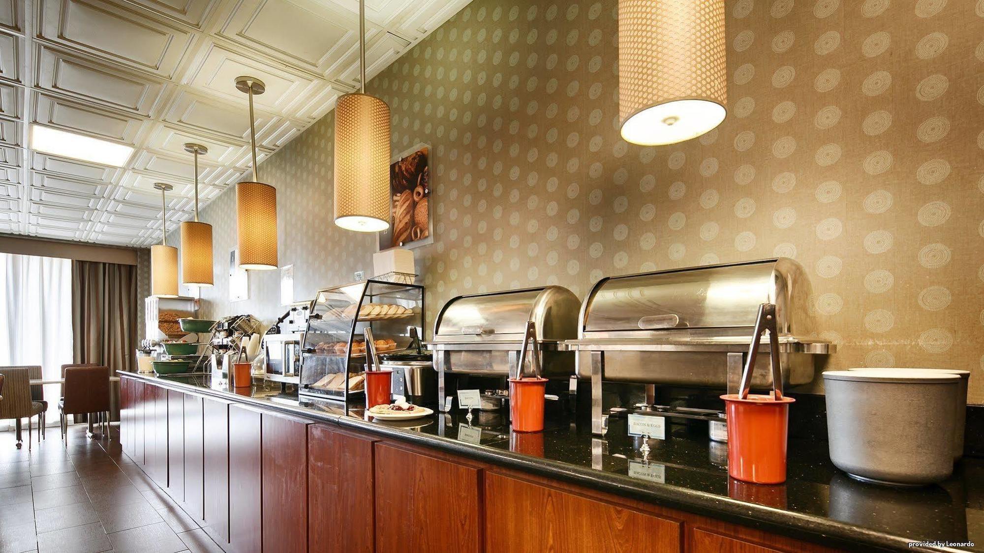 Quality Inn & Suites Charleston - Civic Center Екстер'єр фото
