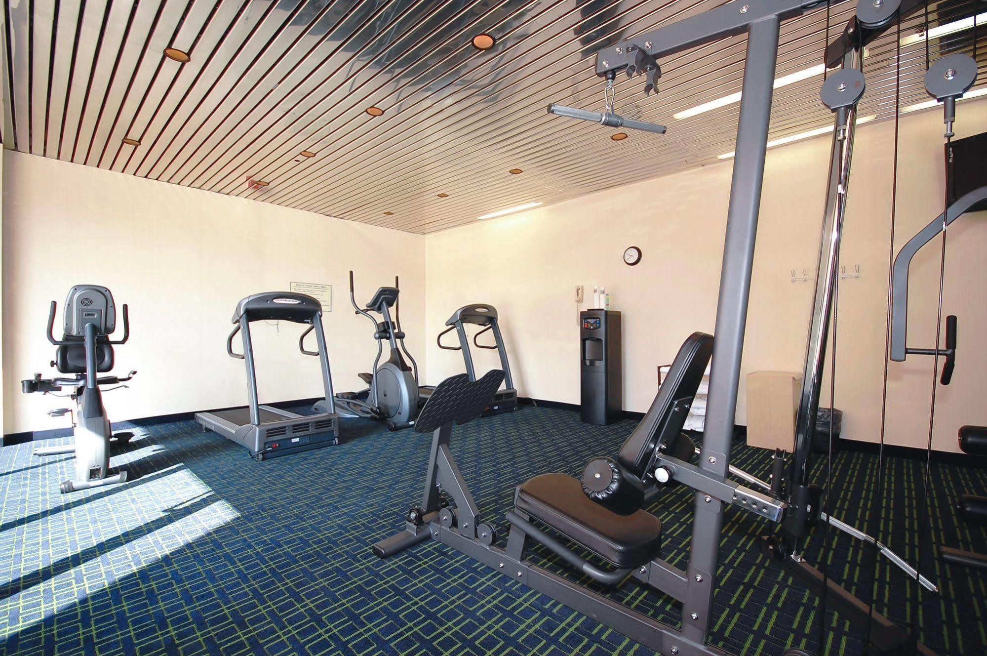 Quality Inn & Suites Charleston - Civic Center Екстер'єр фото