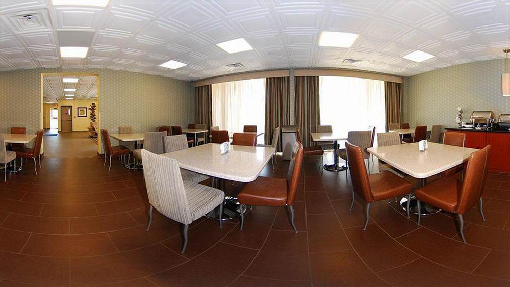 Quality Inn & Suites Charleston - Civic Center Екстер'єр фото