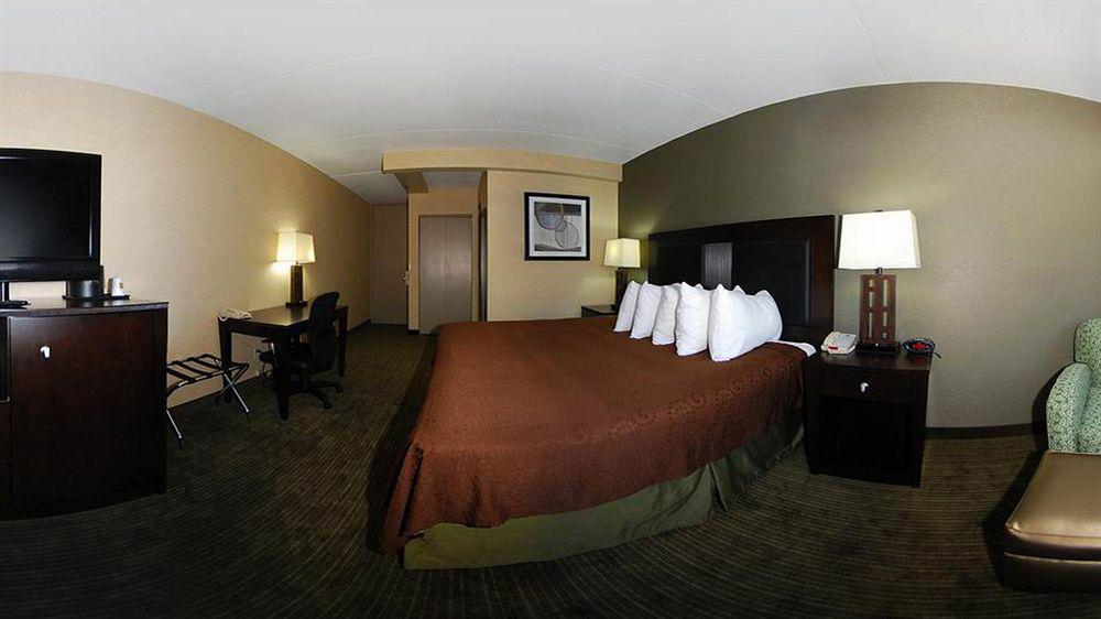 Quality Inn & Suites Charleston - Civic Center Екстер'єр фото